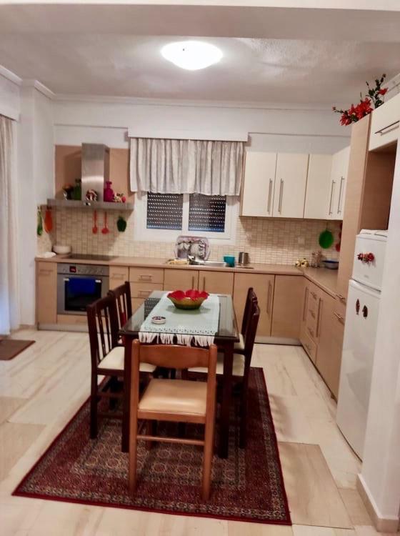 Marys House , Lovely 2-Bedroom Apartment Thessaloniki Exterior photo